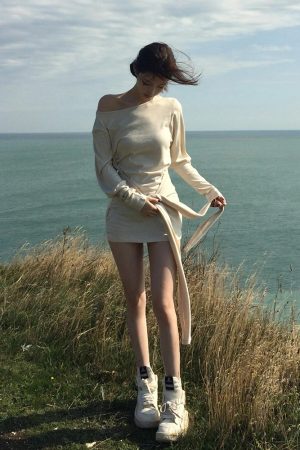 Off-Shoulder Long Sleeve Bodycon Dress for Women - French Style, Waist-Cinching, Spicy Girl Fashion for Spring and Summer