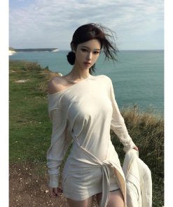 Off-Shoulder Long Sleeve Bodycon Dress for Women - French Style, Waist-Cinching, Spicy Girl Fashion for Spring and Summer