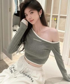 Off-Shoulder Long Sleeve T-Shirt for Women - Slim Fit 24ss Letter Print Top with Slanted Neckline for Early Autumn Style