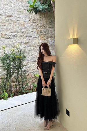 Off-Shoulder Short Sleeve Shirt for Women in High-End Street Fashion with Lapel Design - Chic Socialite Style Top