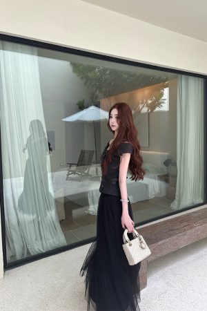 Off-Shoulder Short Sleeve Shirt for Women in High-End Street Fashion with Lapel Design - Chic Socialite Style Top