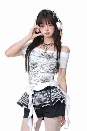 Off-Shoulder Spicy Personality Printed Short-Sleeve T-Shirt for Women, Irregular Flowing Ribbon, Versatile American Style Top