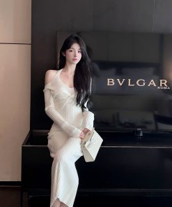 Off-Shoulder White Knitted Bodycon Dress - Mid-Length, Waist-Defining Slim Fit for Autumn & Winter - Trendy Casual Style