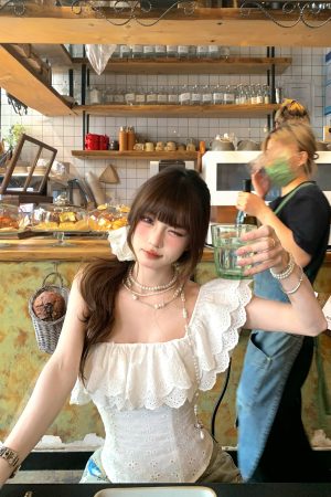 Off-Shoulder White T-Shirt for Women - French-Style, Slim Fit, Waist-Defining Summer Top, Perfect for Hot Girl Fashion