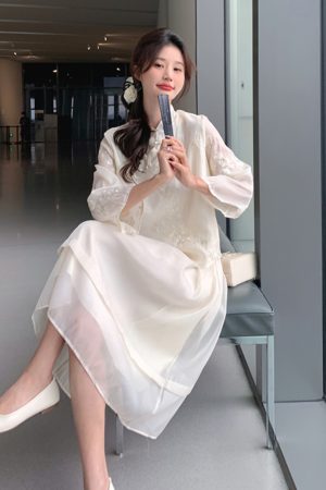 Off-White Buttoned Dress Two-Piece Set - Trendy Cold-Style Outfit for 2025, Unique Exquisite Design, Perfect for Y2K Fashion Lovers
