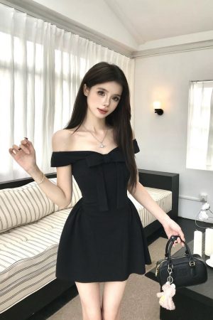 One-Shoulder Bow Dress for Women - French Style Vacation Dress with Waist-Cinching Short Skirt for Summer, Elegant and Chic