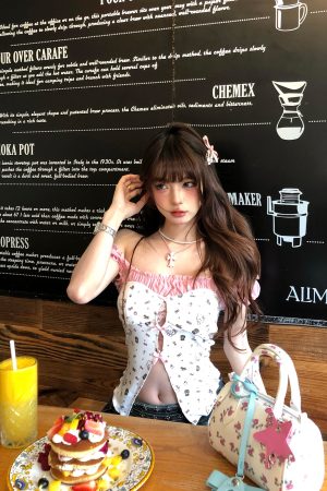 One-Shoulder Cropped T-Shirt for Women - Summer Waist-Cinching Slim Fit White Top with Sweet Dream Design, Spicy Girl Style