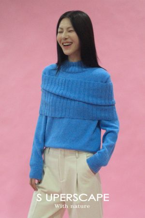 One-Shoulder Knitted Sweater Set with Chimney Neck in Supercape Lazy Atmosphere Style