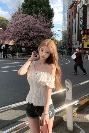 One-Shoulder Lace Edge Short Sleeve Shirt for Women - High-End Summer Off-Shoulder Top in Pure Desire Style