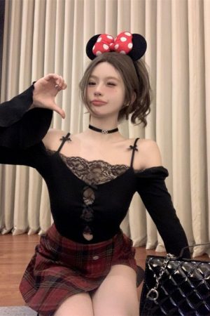 One-Shoulder Short Faux Two-Piece Top with Bell Sleeves and Lace Edge Splicing - Trendy Women's Autumn/Winter Fashion
