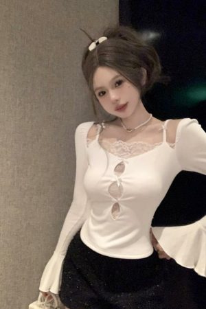 One-Shoulder Short Faux Two-Piece Top with Bell Sleeves and Lace Edge Splicing - Trendy Women's Autumn/Winter Fashion
