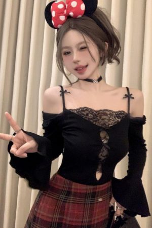 One-Shoulder Short Faux Two-Piece Top with Bell Sleeves and Lace Edge Splicing - Trendy Women's Autumn/Winter Fashion