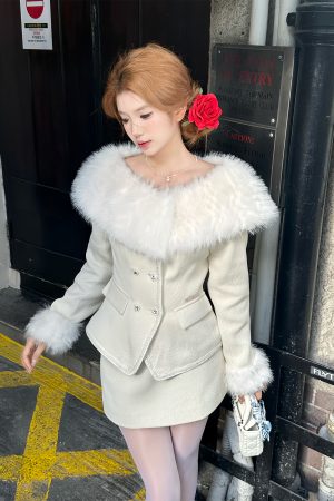 One-Shoulder Spliced Fur Top and Low-Waist Skirt Set - Atmosphere Design, Waist-Defined Style, Trendy Y2K Fashion