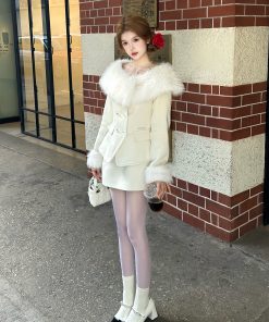 One-Shoulder Spliced Fur Top and Low-Waist Skirt Set - Atmosphere Design, Waist-Defined Style, Trendy Y2K Fashion