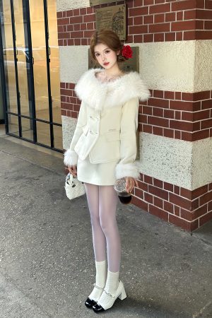 One-Shoulder Spliced Fur Top and Low-Waist Skirt Set - Atmosphere Design, Waist-Defined Style, Trendy Y2K Fashion