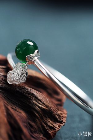 Open-Ended 925 Sterling Silver Ruyi Bracelet for Women with Natural Green Agate Crystal - Simple Elegant Longevity Design