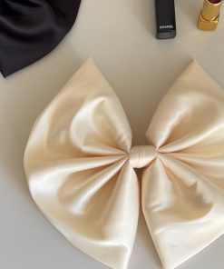 Oversized Bow Hair Clip - Minimalist Black and White Spring Accessory - High-End Korean Style Fashion Statement