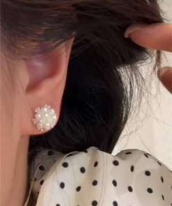 Pearl Hydrangea Stud Earrings for Women - Trendy 2025 Model, Versatile High-End Ear Accessories, Elegant Jewelry for Any Occasion