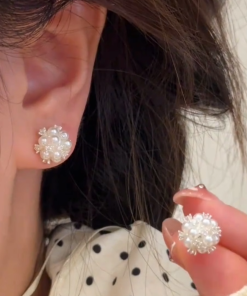 Pearl Hydrangea Stud Earrings for Women - Trendy 2025 Model, Versatile High-End Ear Accessories, Elegant Jewelry for Any Occasion