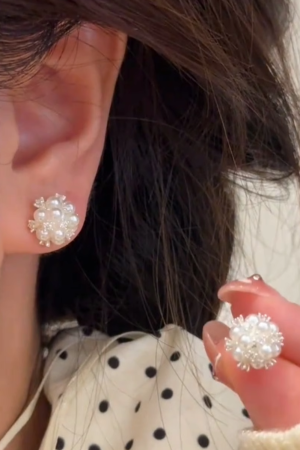 Pearl Hydrangea Stud Earrings for Women - Trendy 2025 Model, Versatile High-End Ear Accessories, Elegant Jewelry for Any Occasion