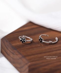 Petal Earrings for Women, 2025 Trendy Ear Clips, High-End Feel, No-Sleep Design, Chic Hoops, Stylish Ear Accessories