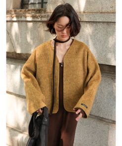Petite Camel Cashmere No-Button Short V-Neck Coat in Su Bo Changqing Style - Chic Minimalist Outerwear for Fall and Winter