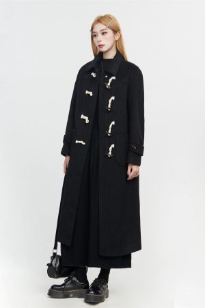 Petite Hepburn-Style Black Woolen Duffle Coat with Toggles, Mid-Length Spring 2025 Fashion for a Chic 90s Look
