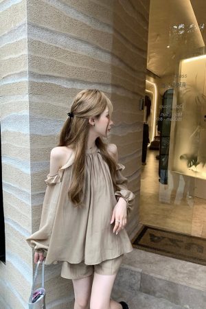 Petite Off-Shoulder Halter Top and Shorts Two-Piece Set - Sweet and Youthful Summer Style for a Chic Look