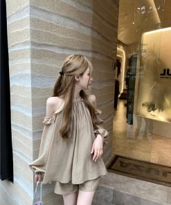 Petite Off-Shoulder Halter Top and Shorts Two-Piece Set - Sweet and Youthful Summer Style for a Chic Look