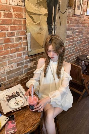 Petite Off-Shoulder Halter Top and Shorts Two-Piece Set - Sweet and Youthful Summer Style for a Chic Look