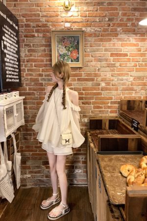 Petite Off-Shoulder Halter Top and Shorts Two-Piece Set - Sweet and Youthful Summer Style for a Chic Look