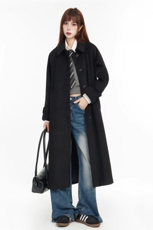 Petite Women's Black Woolen Coat, 2025 Hepburn-Style, High-End Versatile Long Coat for Chic Winter Fashion