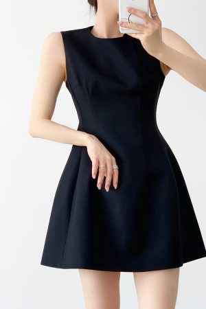Petite Women's High-End Black Sleeveless Tank Dress, Waist-Cinching Slimming Short Skirt, Elegant Chic Style