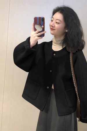 Petite Woolen Short Coat for Women - Unique Korean Style, 2025 Autumn/Winter Fashion, Elegant High-End Feel