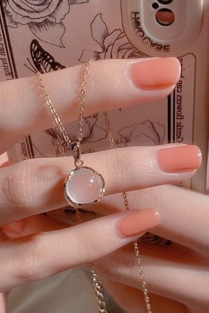 Pink Chalcedony Clavicle Necklace - Luxurious Unique Design, Versatile 2025 Fashion Accessory for Elegant Looks