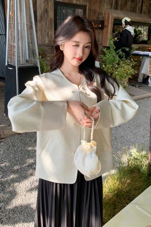 Pink Chinese-Style Women's Coat with National Knot Design, Loose Casual Fit for Spring and Autumn 2025