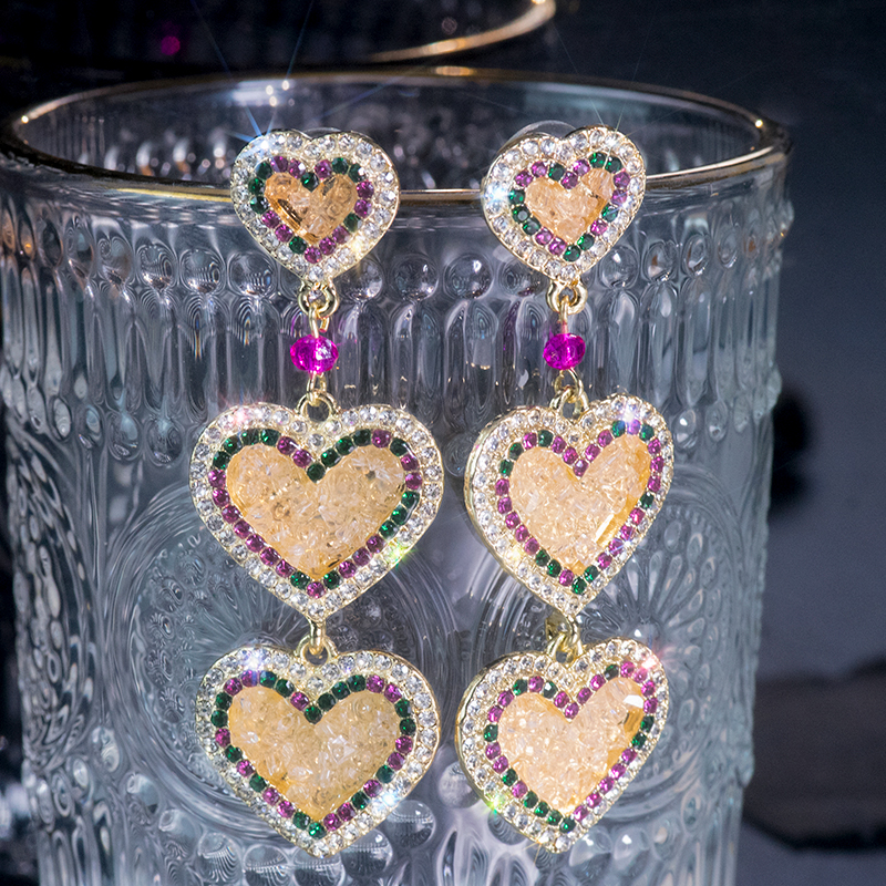 Pink Crystal Heart Earrings for Women, Trendy Japanese Korean Style, Minimalist Long Design, Elegant High-End Fashion Accessory Pink Crystal Heart Earrings for Women, Trendy Japanese Korean Style, Minimalist Long Design, Elegant High-End Fashion Accessory