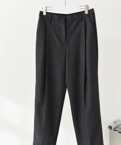 Plus-Size Commuter Wool Nine-Point Carrot Pants in Classic Old Money Style â€“ Warm, Versatile Wool Suit Trousers for Everyday Elegance