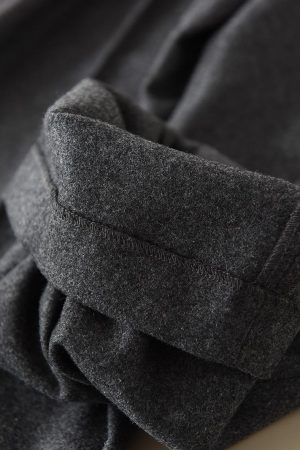 Plus-Size Commuter Wool Nine-Point Carrot Pants in Classic Old Money Style â€“ Warm, Versatile Wool Suit Trousers for Everyday Elegance