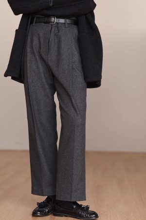 Plus-Size Commuter Wool Nine-Point Carrot Pants in Classic Old Money Style â€“ Warm, Versatile Wool Suit Trousers for Everyday Elegance
