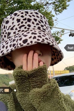 Plush Retro Leopard Print Bucket Hat - Fisherman Style, Autumn/Winter Fashion, Korean Style, 90s Inspired, Trendy Accessory