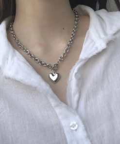 Pose Ideas Outfit, Cute Outfit Autumn - Heart Toggle Clasp Necklace