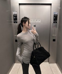 Post-Split Design High-End Knitted Wool Blend Top for Women - Clean Fit Layering Essential