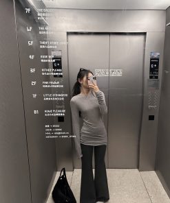 Post-Split Design High-End Knitted Wool Blend Top for Women - Clean Fit Layering Essential