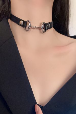 Punk Horseshoe Buckle Choker Necklace for Women - Trendy Whale Tang Design Chain Accessory for Sweet Cool Girls Daily Wear