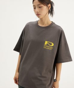 Pure Cotton Short-Sleeve T-Shirt with Logo Print for Youth - Trendy Casual Top for 90s Inspired Fashion Outfits