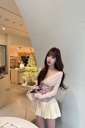 Pure Desire Long Sleeve T-Shirt for Women - V-Neck, Waist-Defined, Spliced Tie Jacket in Ballet/Socialite Style, Chic and Elegant