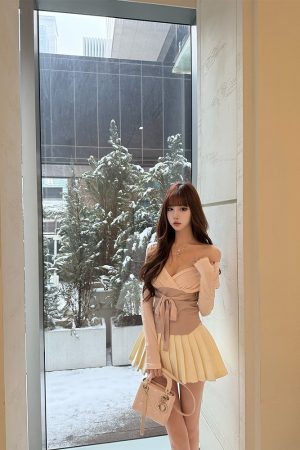 Pure Desire Long Sleeve T-Shirt for Women - V-Neck, Waist-Defined, Spliced Tie Jacket in Ballet/Socialite Style, Chic and Elegant