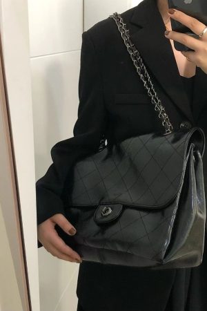 Quilted Chain Bag for Women - 2025 Large-Capacity Tote, Versatile Commuting Shoulder Crossbody Bag, Stylish Everyday Accessory