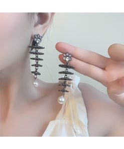 Quirky Cute Long Diamond-Studded Earrings for European American Style, Fashionable Personality-Enhancing Accessories